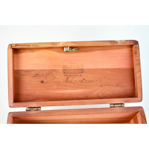 Lane Cedar Chest Small Vintage No Key Swanson Furniture Cokato - Picture 3 of 8